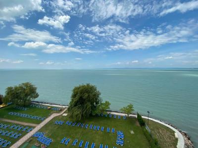 Panorama Balatonu z Hotelu Világos - ✔️ Világos Hotel Balatonvilágos ✔️ Hotel nad Balatonem